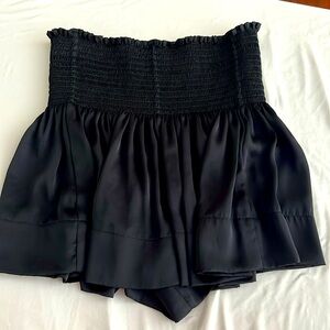 KOCH black size small skorts